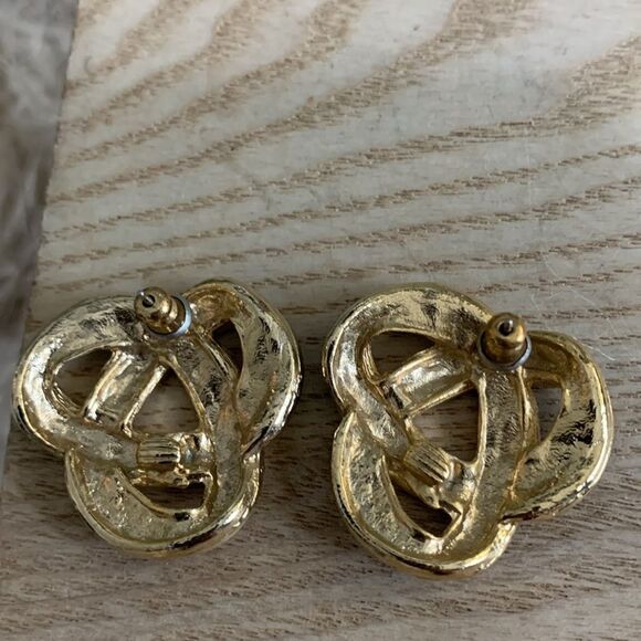 Vintage 80's Style Costume Post Earrings
Bundle Of Five Pairs - Picture 11 of 17